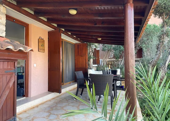 Olive Garden, Clubpatara Villa