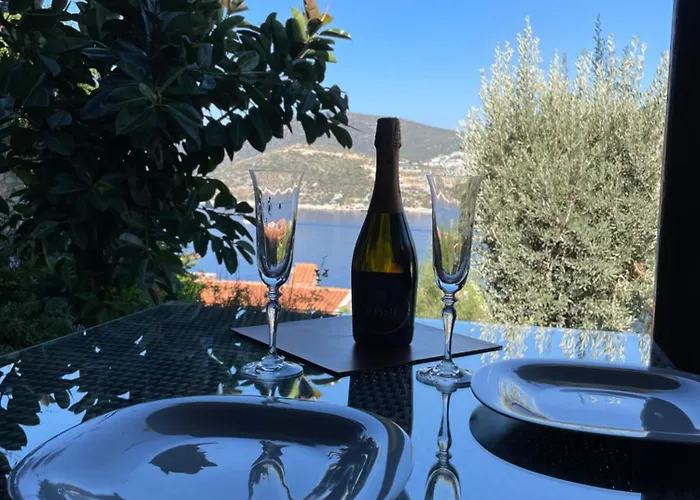 Olive Garden, Clubpatara Kalkan